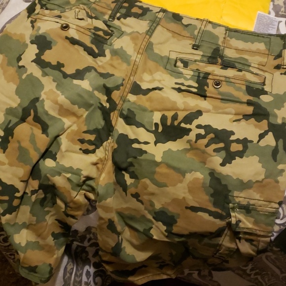 Shorts - Picture 3 of 4